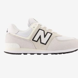 NEW BALANCE 574 comes with box